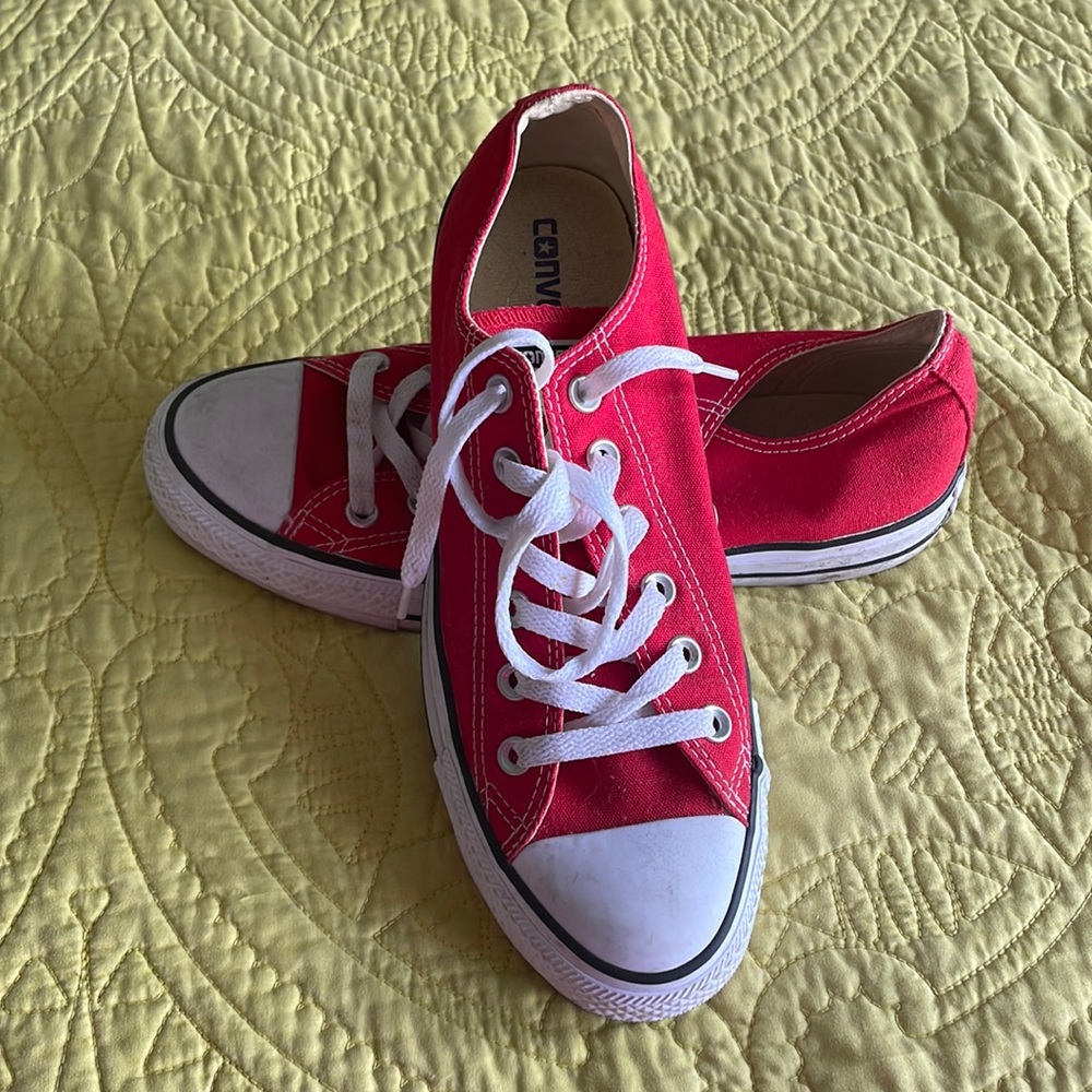 Red converse size 10 women’s.